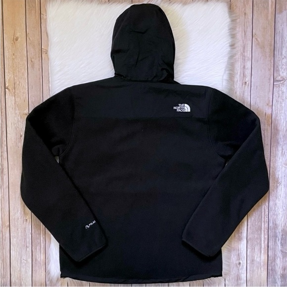 The North Face Men’s Denali Anorak In TNF Black - Picture 4 of 7